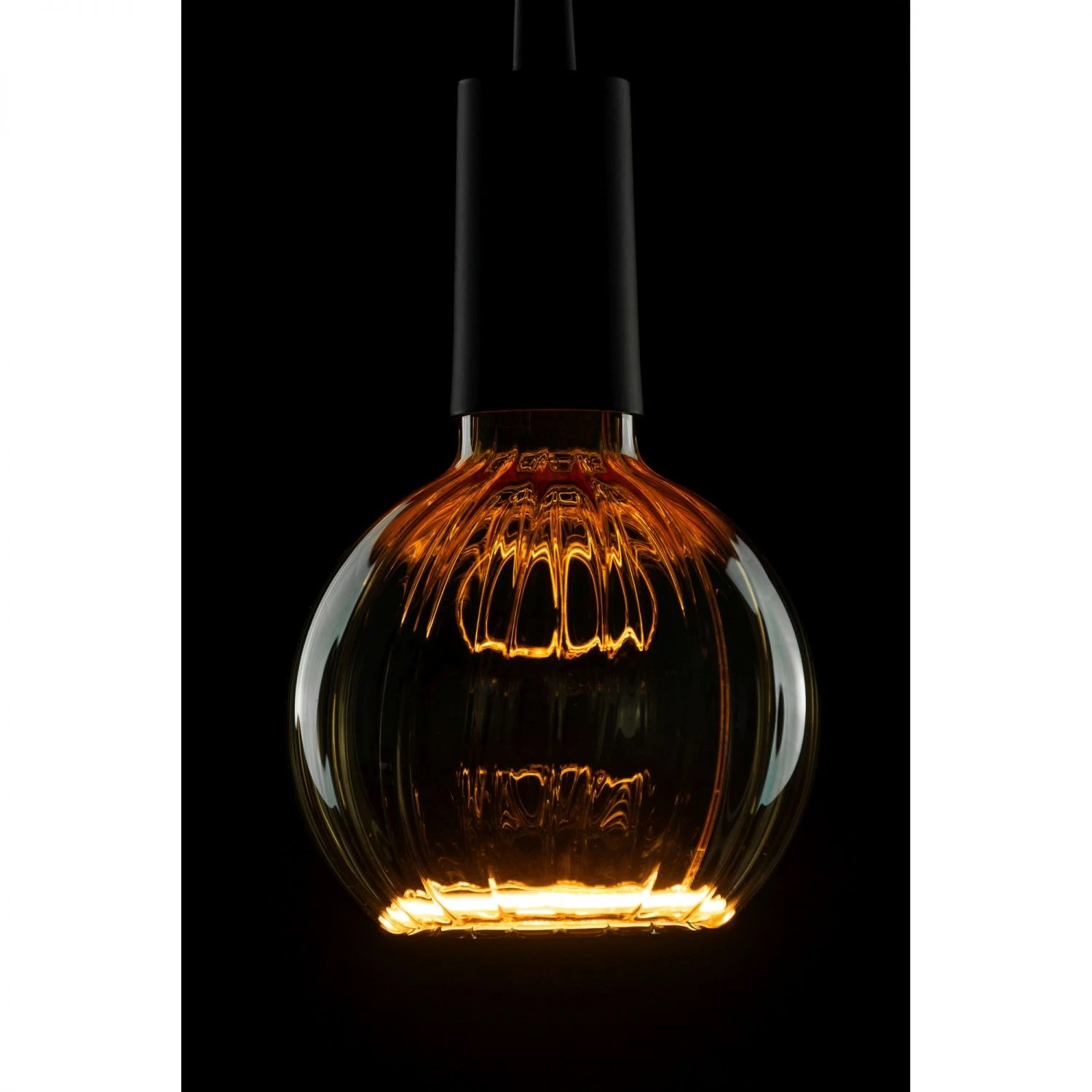 Segula LED Lampe Floating Globe R125 straight gold E27 8 Watt 1900 Kelvin warmweiß extra dimmbar – Bild 2